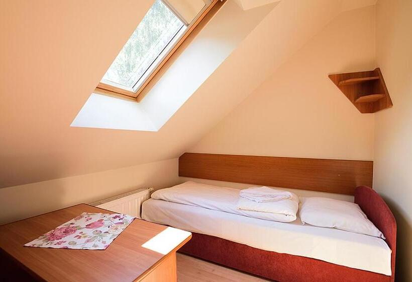 استودیوی لوکس, Marsjanka