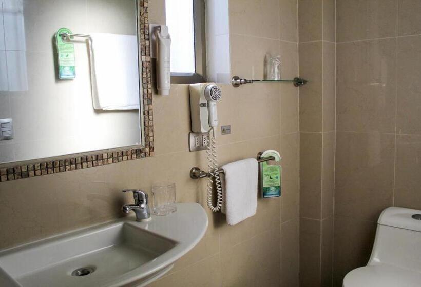 标准单人间, Ontiveros