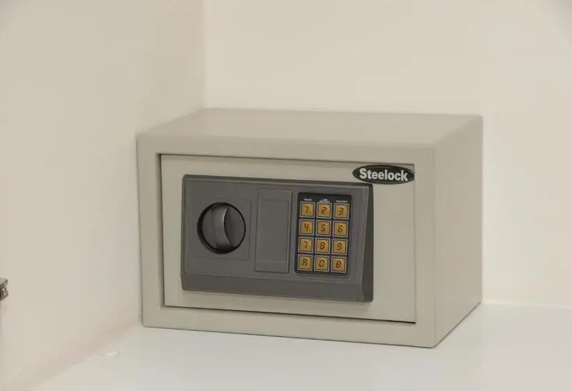 エコノミーシングルルーム, Ontiveros