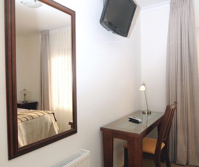 חדר סטנדרט יחיד, Ontiveros