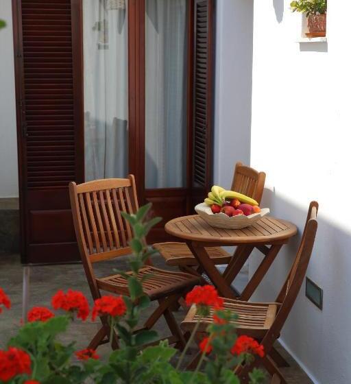 غرفة أساسية ثلاثية, Pension Anna