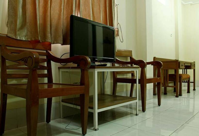 スタンダードルーム, Reddoorz @ Palasari