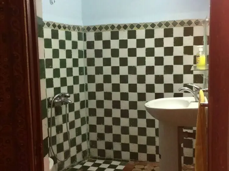 اتاق استاندارد سه نفره, Riad Selma