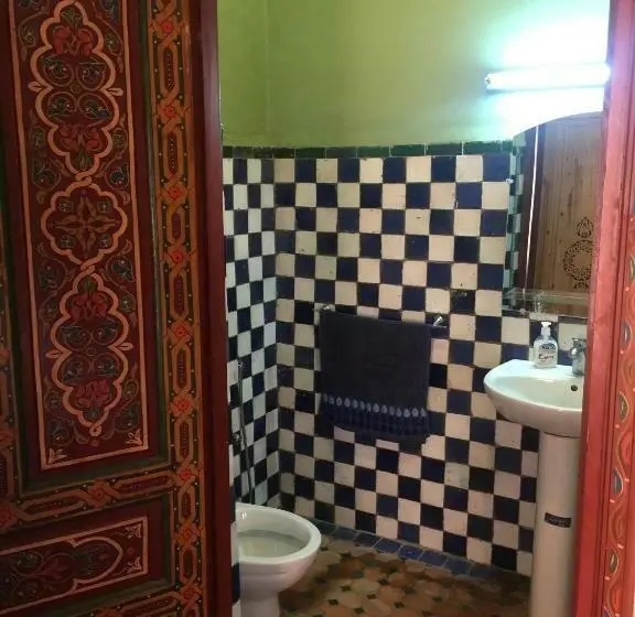 اتاق استاندارد سه نفره, Riad Selma