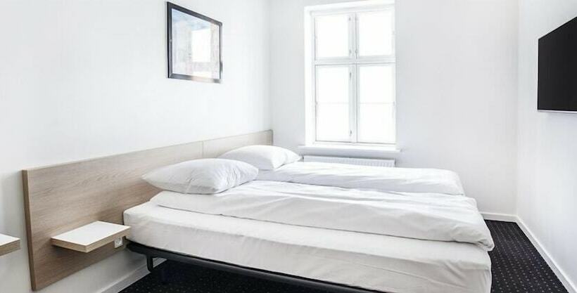 חדר סופריור, Tante Lemvig