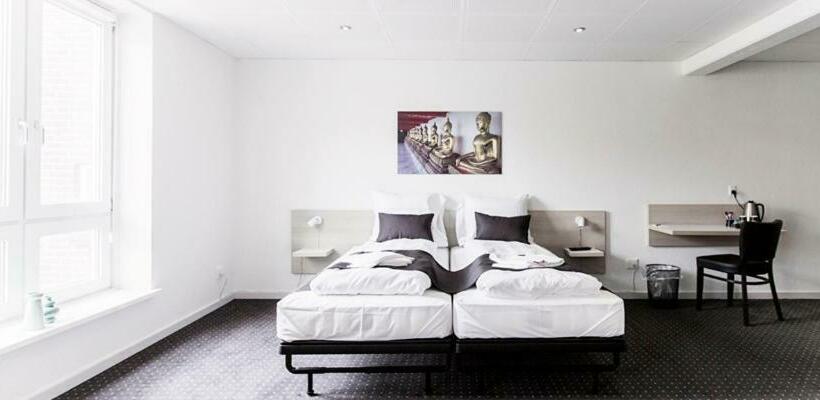 חדר סופריור יחיד, Tante Lemvig