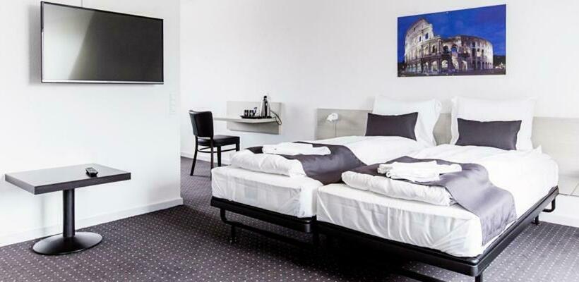 חדר סופריור לשלושה, Tante Lemvig