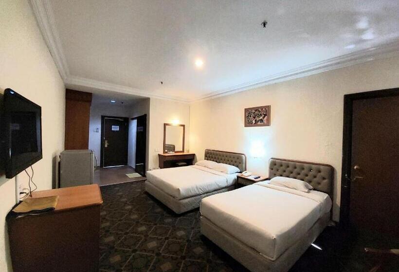 غرفة إدارية ثلاثية, Sutera Inn Prima