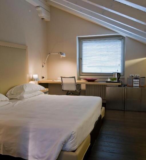 Полулюкс, Active