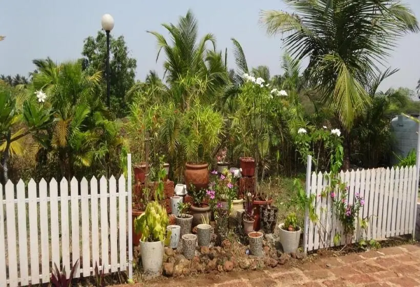 デラックスルーム, Exotica Beach Retreats Diveagar