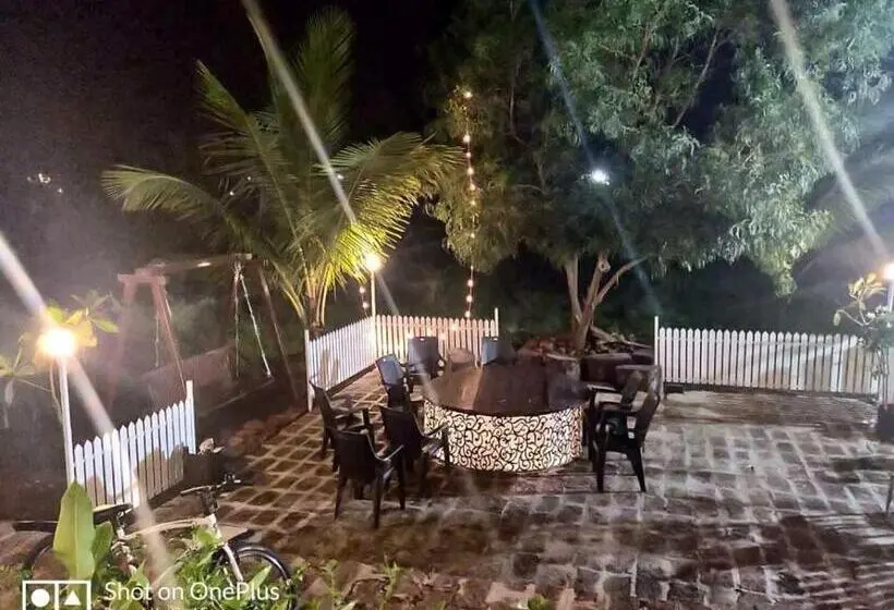 デラックスルーム, Exotica Beach Retreats Diveagar