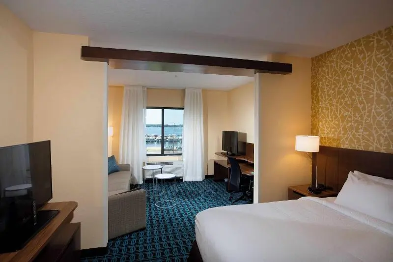 Standard-huone Järvinäkymä, Fairfield Inn & Suites By Marriott Detroit Lakes