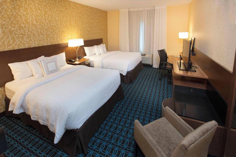 חדר סטנדרט נוף לאגם, Fairfield Inn & Suites By Marriott Detroit Lakes