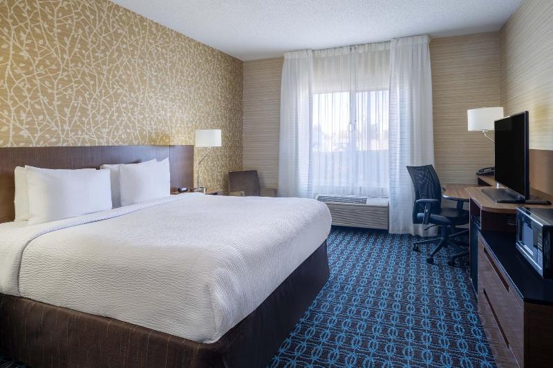 Номер Стандарт Вид на Озеро, Fairfield Inn & Suites By Marriott Detroit Lakes