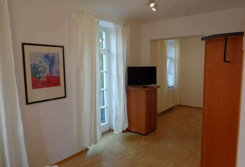 Номер Стандарт Трехместный, Gasthaus Hotel Franz Inselkammer