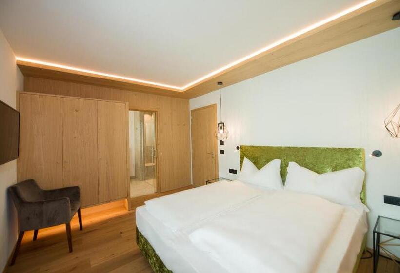 غرفة ديلوكس, Goldene Traube