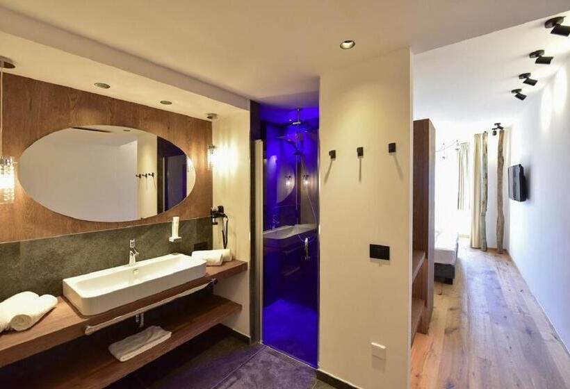 غرفة ديلوكس, Goldene Traube