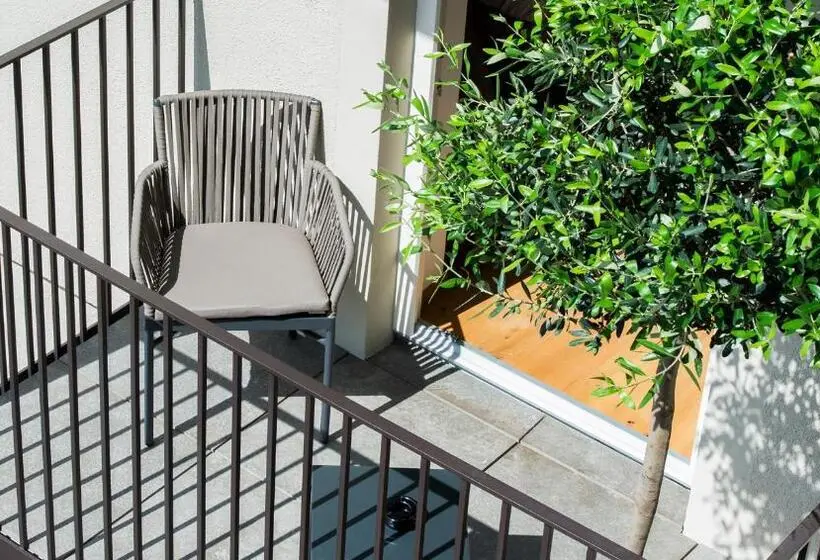 Deluxe-huone, Goldene Traube