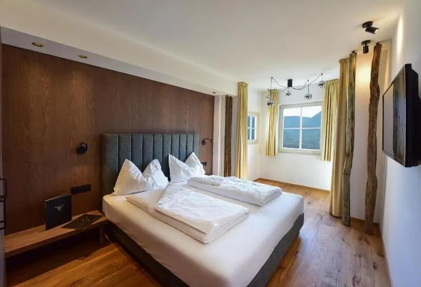Deluxe-huone, Goldene Traube