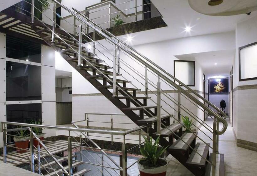 اتاق لوکس, Shagun Residency