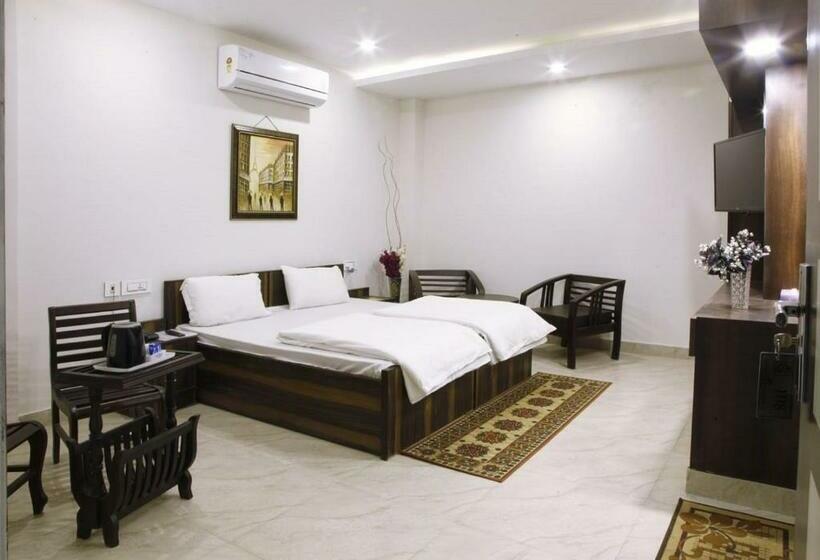 اتاق لوکس, Shagun Residency
