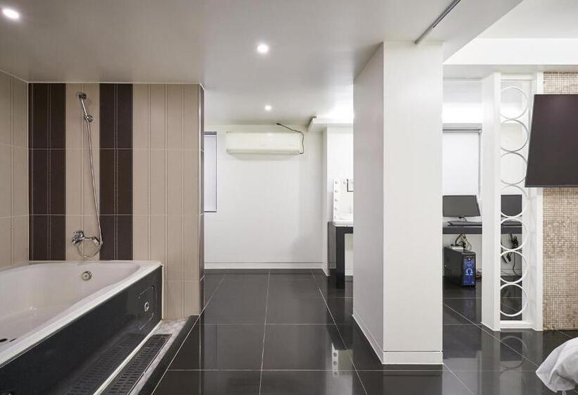 Quarto Superior, Show