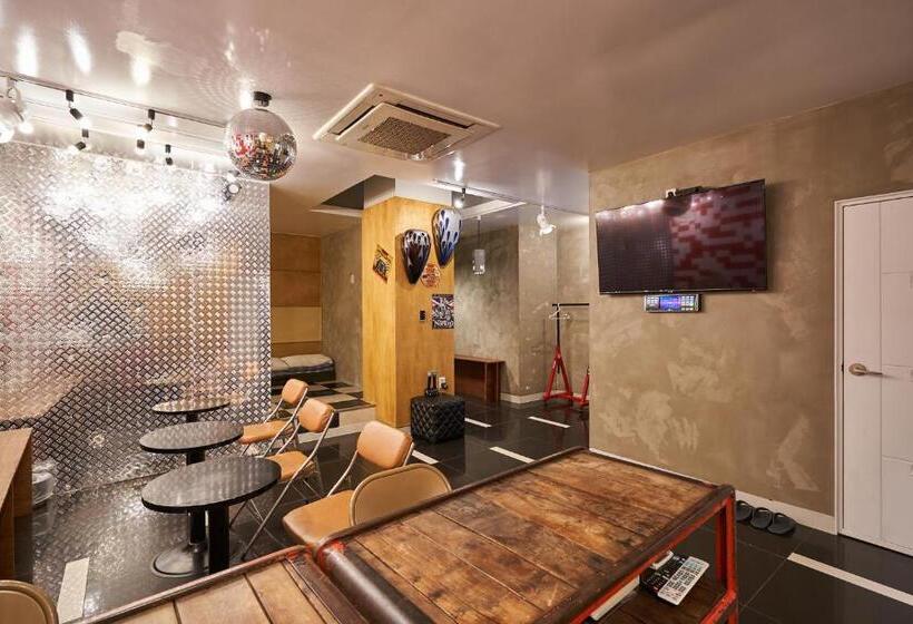 Quarto Triplo Superior, Show