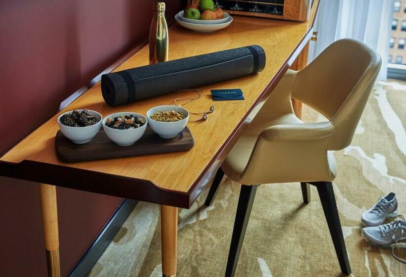 اتاق استاندارد با تخت بزرگ, Viceroy Chicago