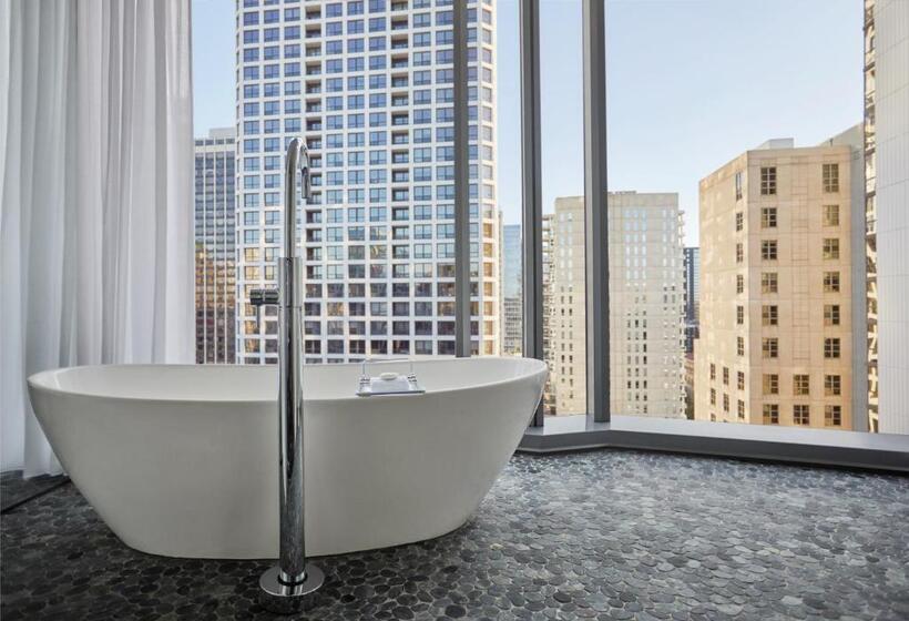 סוויטת ג'וניור עם טרסה, Viceroy Chicago