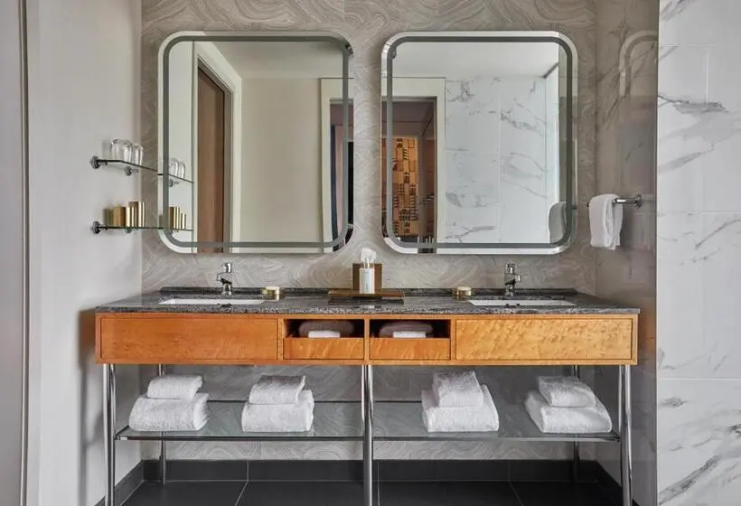 Suite Adapted for people with reduced mobility