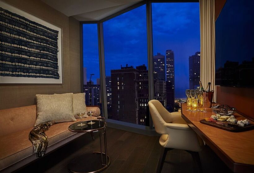 سوئیت برای معلولان, Viceroy Chicago