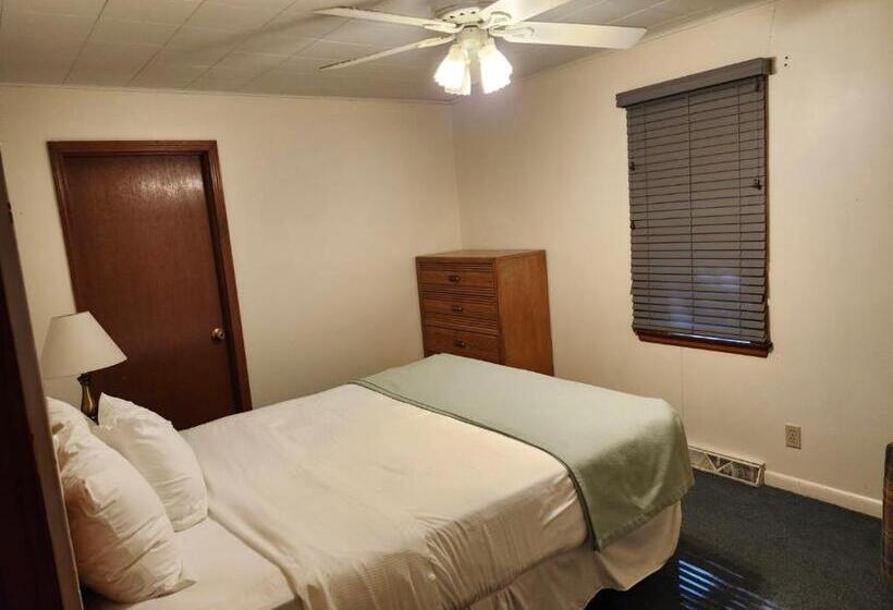 غرفة قياسية ثلاثية, Montauk Lodge