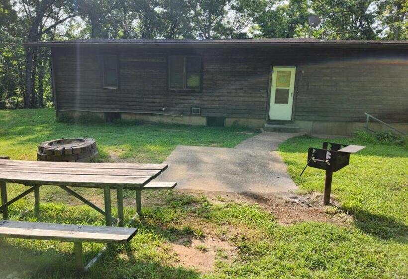 غرفة قياسية ثلاثية, Montauk Lodge