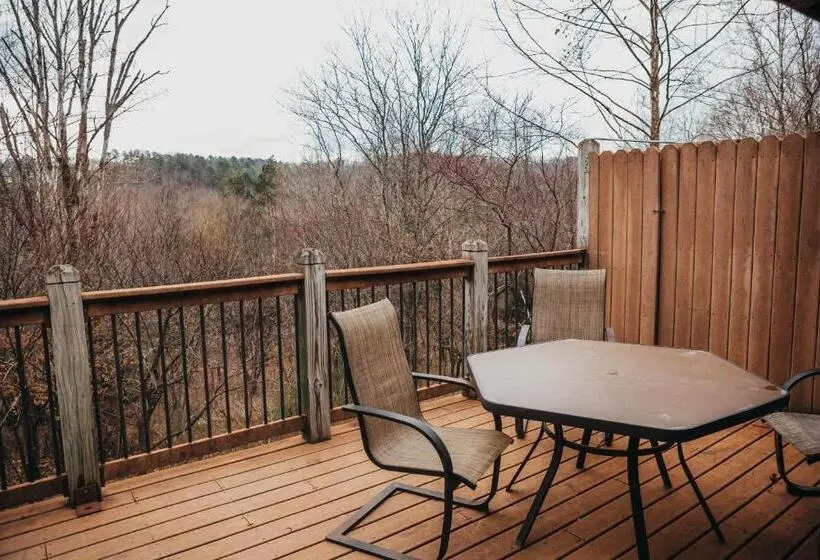 プレミアム４ベッドルーム, Montauk Lodge