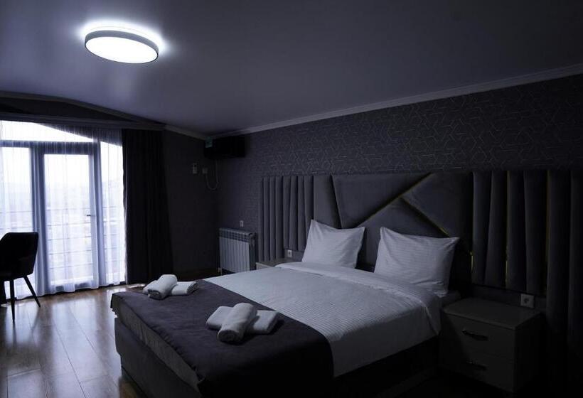 اتاق لوکس با بالکن, Mini Hotel Ocean