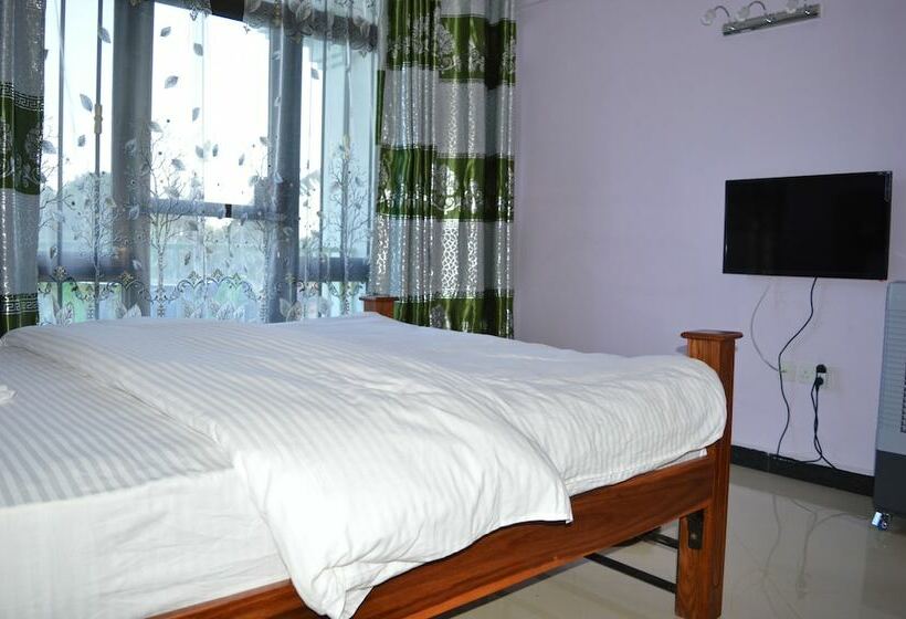 اتاق استاندارد یک نفره, Africana Grand Hotel Arusha