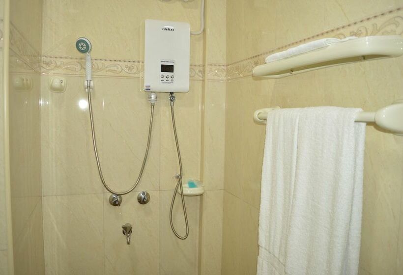 اتاق استاندارد یک نفره, Africana Grand Hotel Arusha