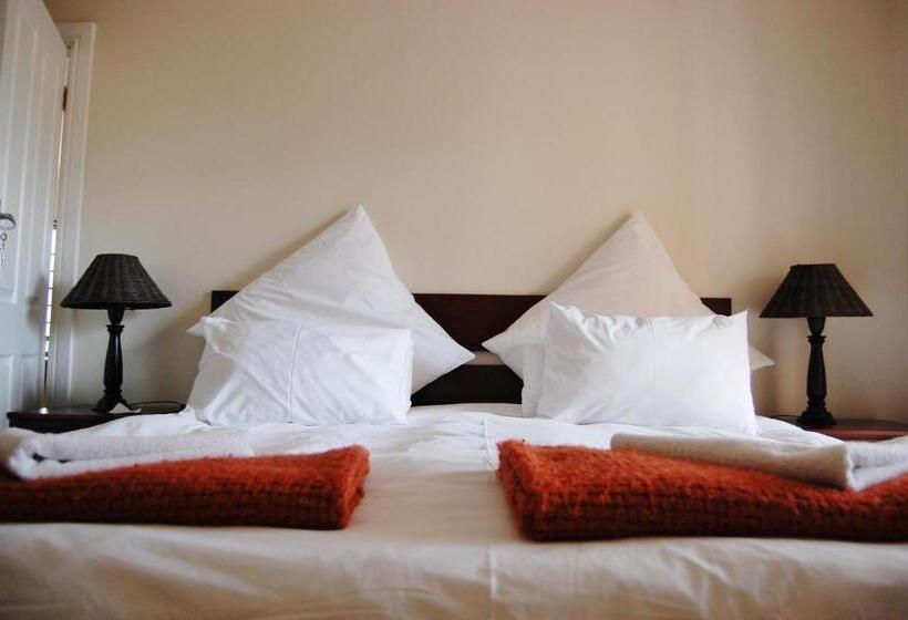 Standard-huone Parveke, Fourteenth Green Guest Lodge