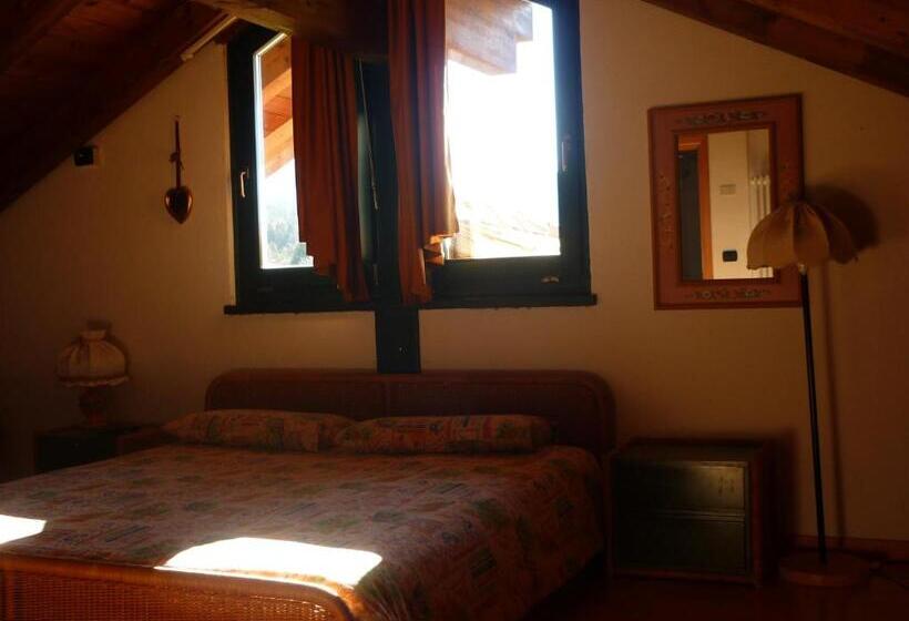 חדר קלאסי לשלושה, La Capannina