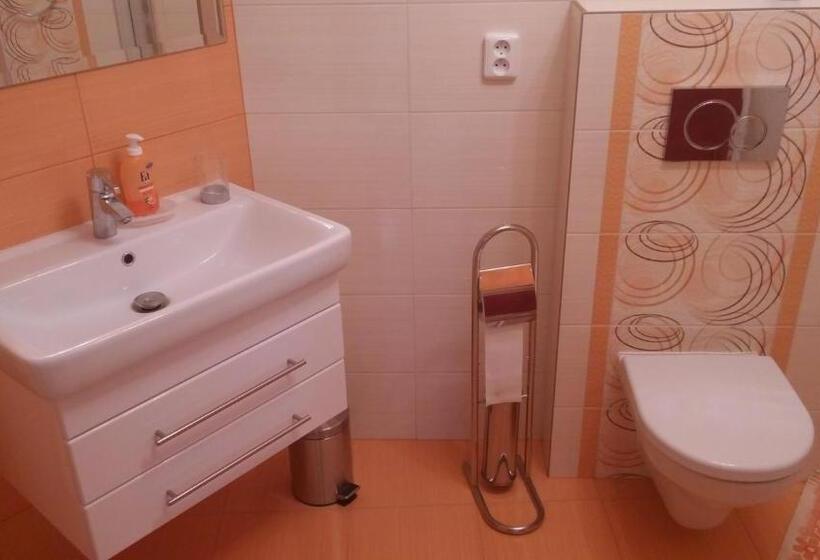 חדר סטנדרט, Synergy House