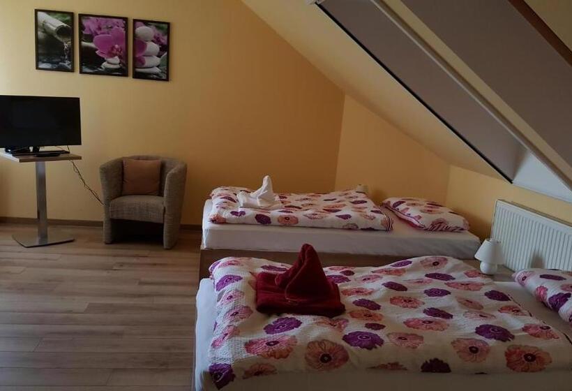 חדר סטנדרט, Synergy House