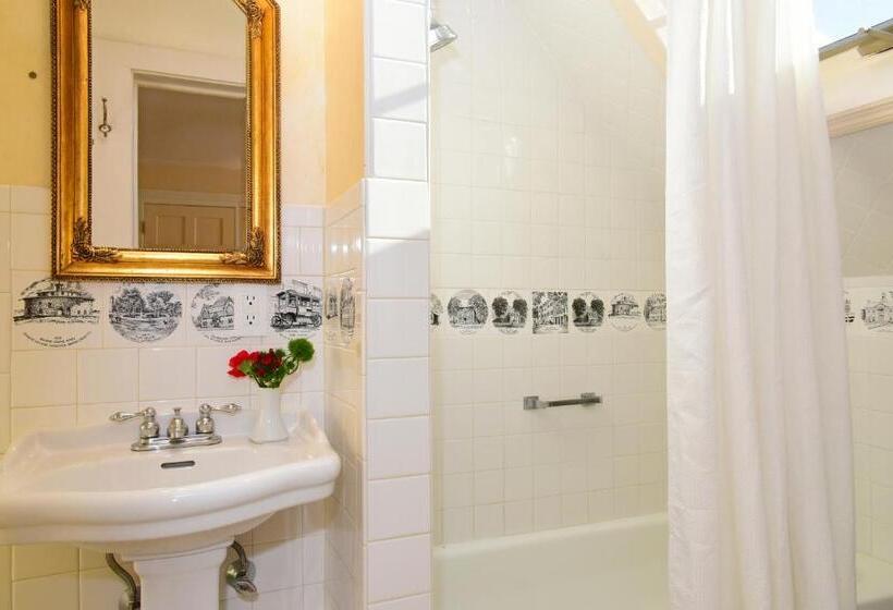 带大床的豪华间, Wainwright Inn