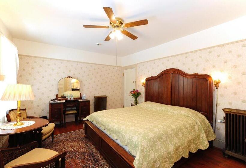 家庭套房, Wainwright Inn