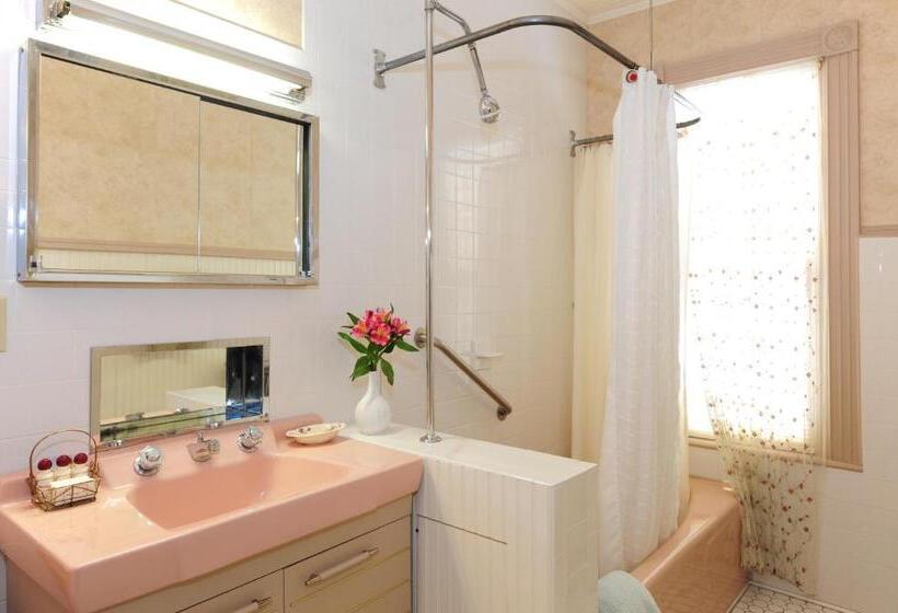 豪华房间, Wainwright Inn