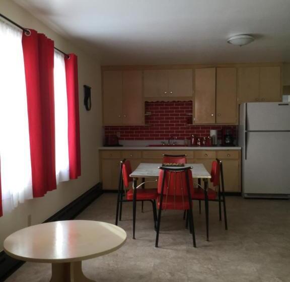 Апартаменты 1 Спальня с Балконом, Cedars Motel
