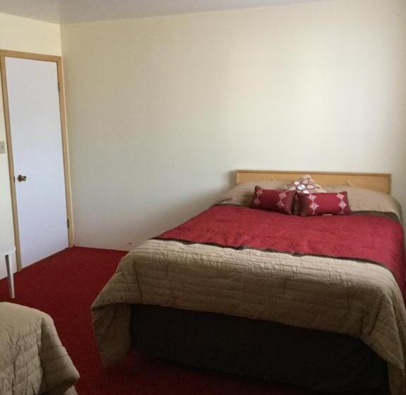 带1个卧室的带阳台的公寓, Cedars Motel