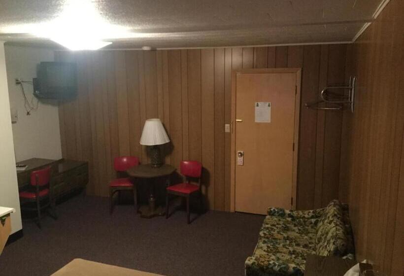 带大床的套房, Cedars Motel