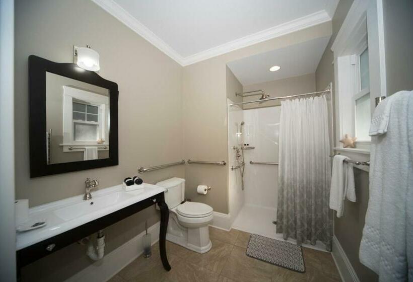 身障者適用キングサイズベッドルーム, Anchor Inn Boutique