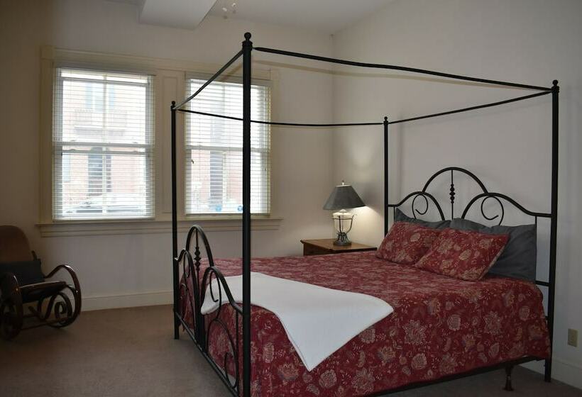 套房, Hermann Crown Suites