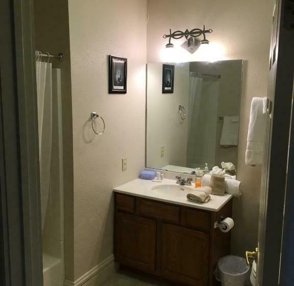 总统套房, Hermann Crown Suites